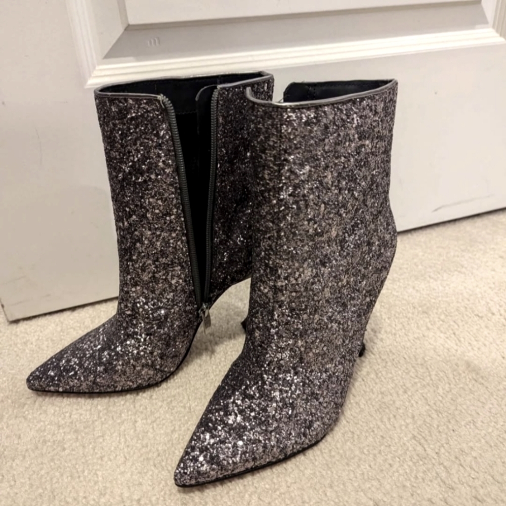 Marc Fisher Glitter Booties Silver stiletto 7.5 NWOT